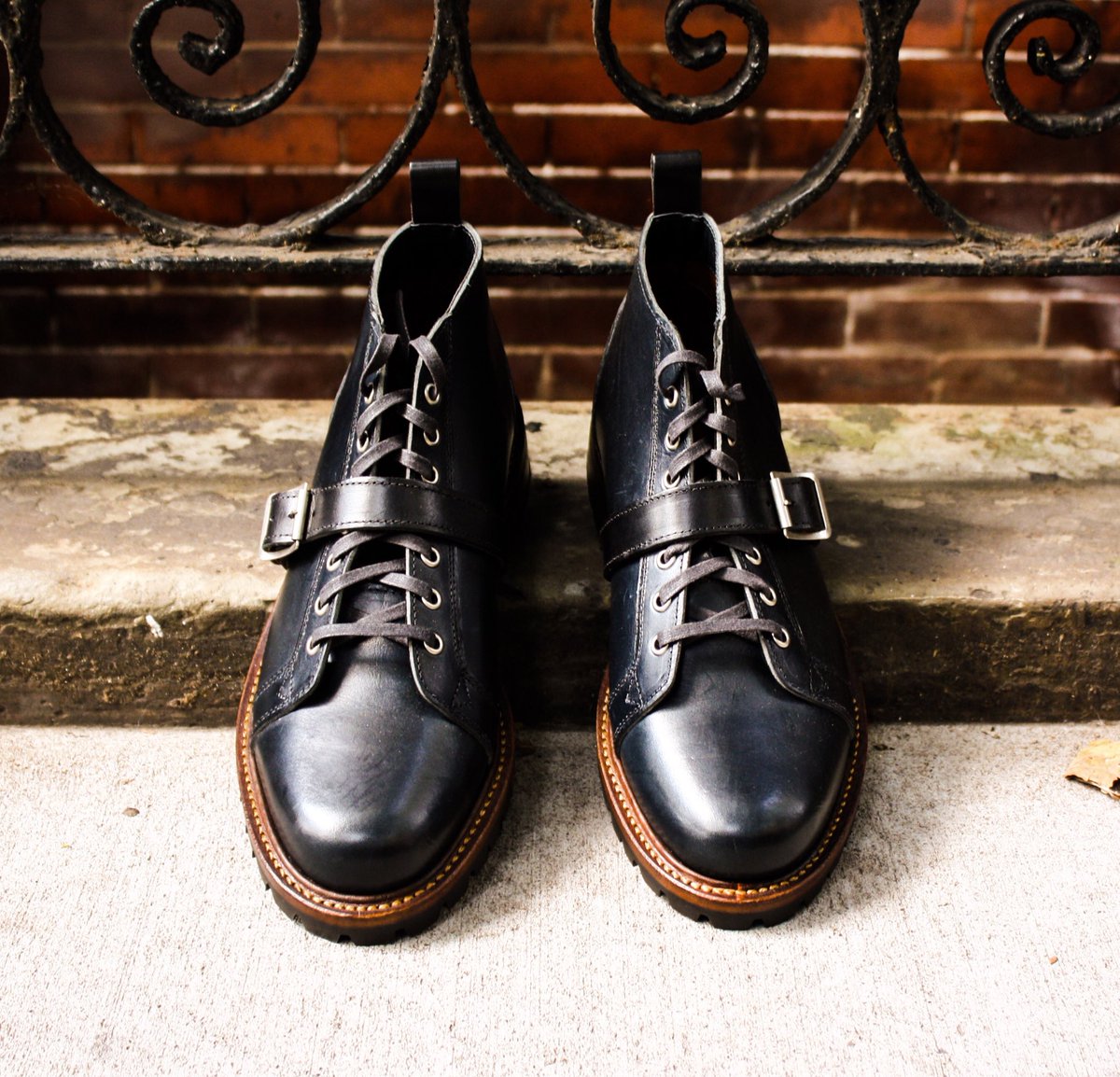 New VAN DAM boots in MIDNIGHT! #madeinusa noahwaxman.com/collections/bo…