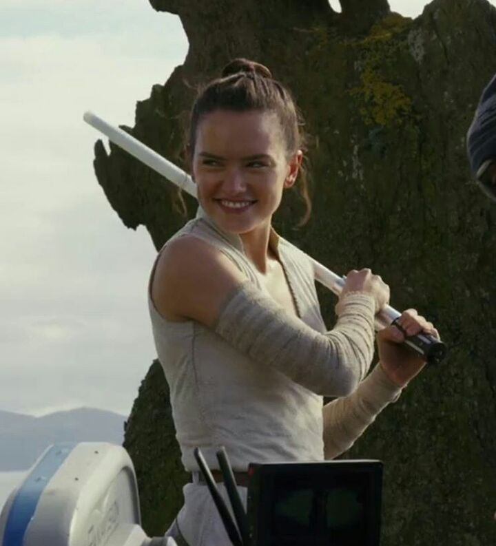 DarkSide_Rey's tweet photo. #DailyDaisy #DaisyRidley @BadassJynErso @TornVader  @wildwaterstu @BobaFettANHSE @jedisexpest @JediInTreyning @lizardoffire @daisyridleylife https://t.co/0Mb1NPNMki
