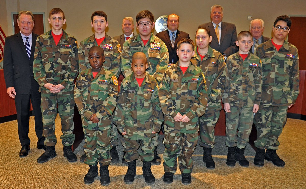 StMarysCoGov's tweet photo. Commissioners Declare Red Ribbon Week. https://t.co/7sNsJYkU38 https://t.co/hlXEYrf8U3