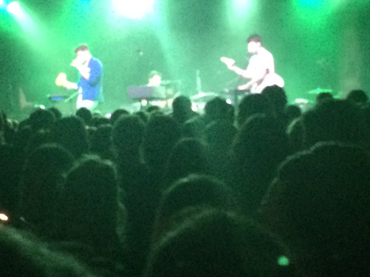 ChairmanMicky's tweet photo. Can't beat some maracas shaking on a Tuesday night - great set #superfun #outlya https://t.co/N2aYVCGWnc