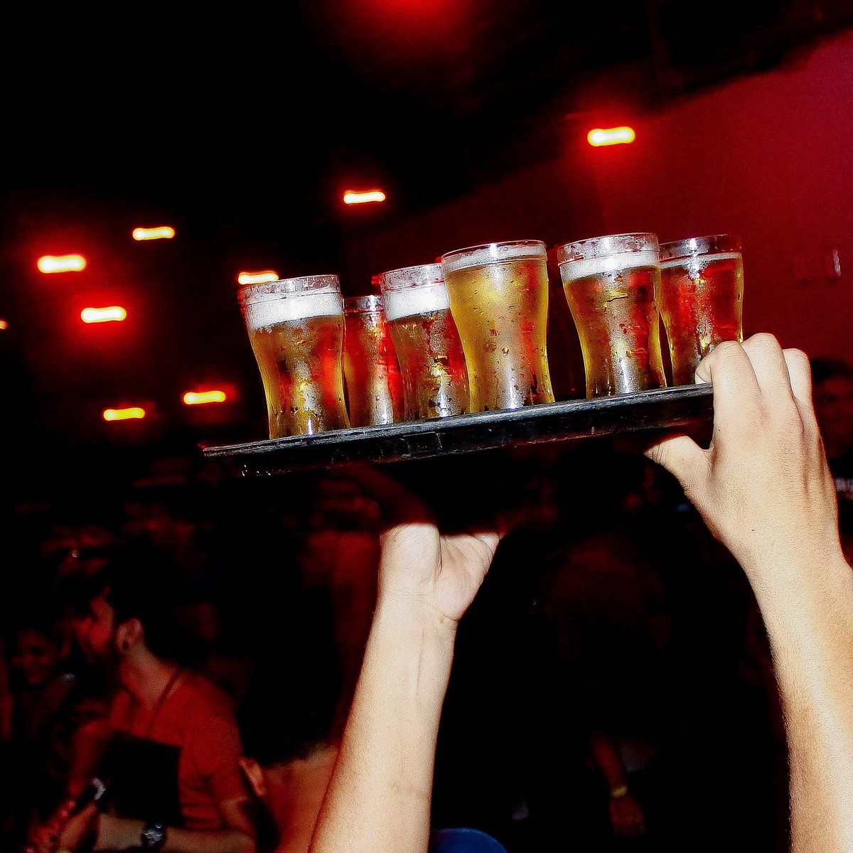 cafecomartepa's tweet photo. Quinta é dia de se entregar a brasilidade no Café Brasil ☕🇧🇷 Chopp geladíssimo a R$1,50 (até 21h) #chopp #brasilidade #simplesmentediferente https://t.co/EqG3Ke5qc2