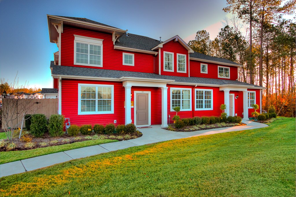 dragascompanies's tweet photo. Hear firsthand from homeowners at #KingsPointe on what it's like to live in a #Dragas community!https://t.co/5v8zgpfxdx #TestimonialTuesday https://t.co/yojY9m6Qgs