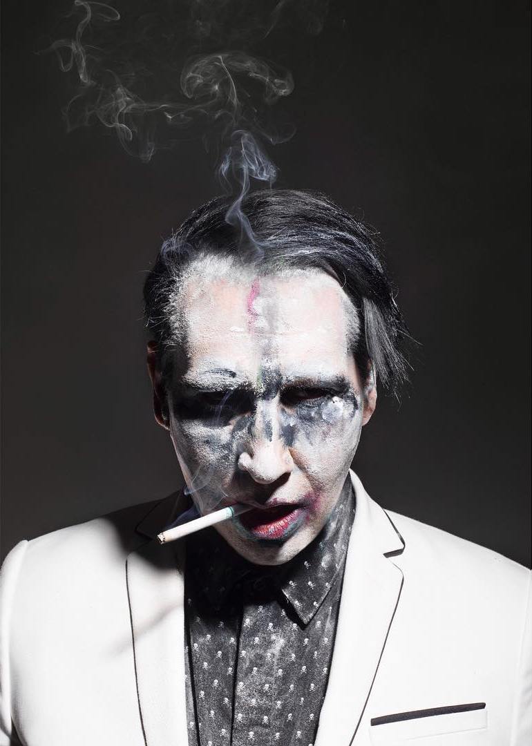 does marilyn manson smoke cigarettes attend at Tangerway Party in Planet Hollywood, Las Vegas, Nevada, USA. June 28, 1997. Photos by Jordan Kelly #marilynmanson #manson #brianwarner #brianhughwarner #lindsayusich symptom smelling cigarette smoke Why