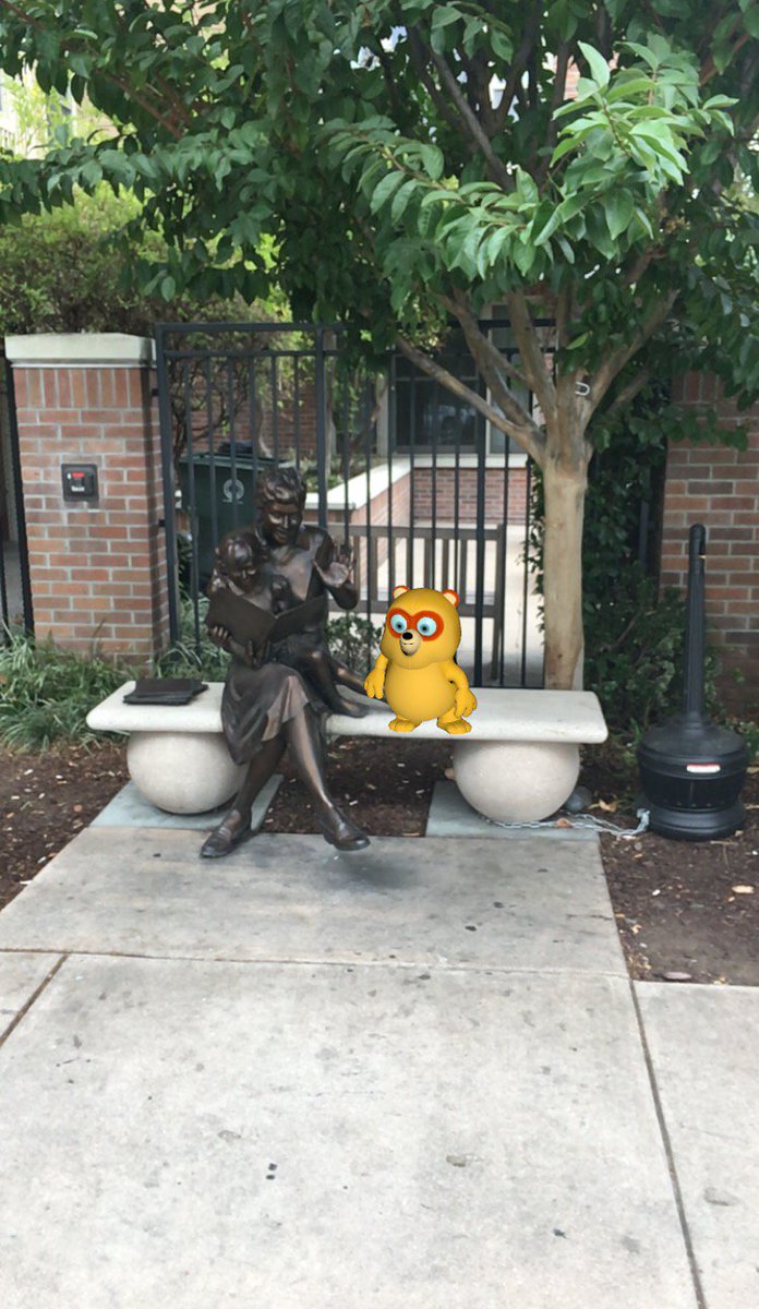 Let's do some reading. Books or e-books? What do you prefer? #AuggieStanford #app #appgame #iOSgame #parenting #education #lifestyle