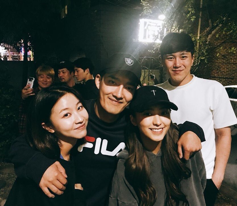BoraUpdates's tweet image. [IG] 171023 #yoonbora was at gathering party with her collage friends (1)cr.ahn_bong  | #bora #윤보라 #보라