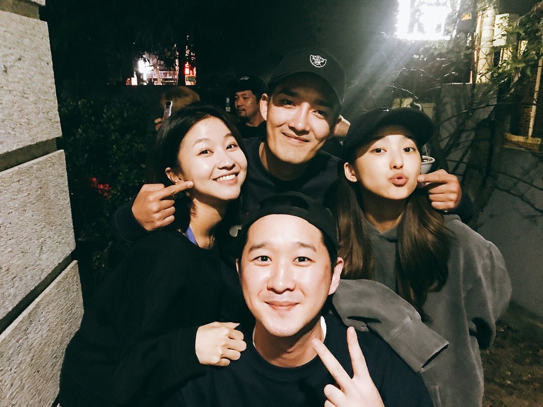 BoraUpdates's tweet image. [IG] 171023 #yoonbora was at gathering party with her collage friends (1)cr.ahn_bong  | #bora #윤보라 #보라