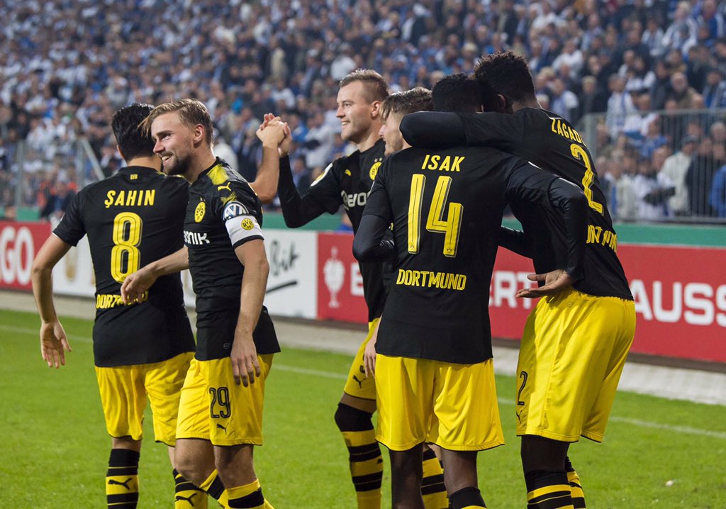 BVB's tweet photo. 💪 ABPFIFF! SIEG! WEITER! #FCMBVB 0-5 @DFB_Pokal https://t.co/U2Ss3Euwc1