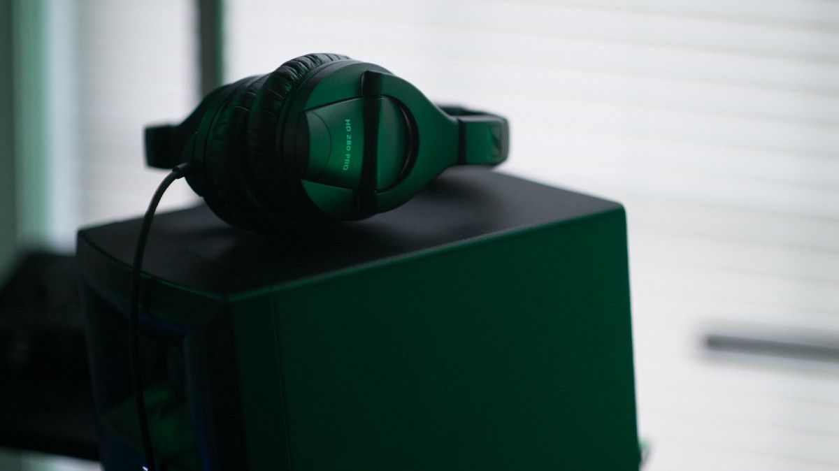 441Kmusic's tweet photo. How to Connect a Headphone Amplifier to an Audio Interface - https://t.co/RHm1vFsQ5k #MusicTech #Audio #Gear #Headphones https://t.co/UbtPQTHFJ5