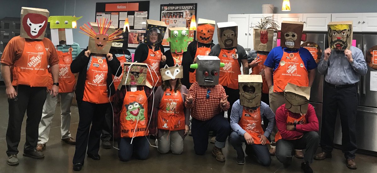 FougereJames's tweet photo. Happy #Homerween from the D228 SM Team! @CalvinM51489250 @bjp84 @melaniepayneTHD @mollyrosado76 @depotgurl88 @jxk867 https://t.co/P5YYBy3q3I