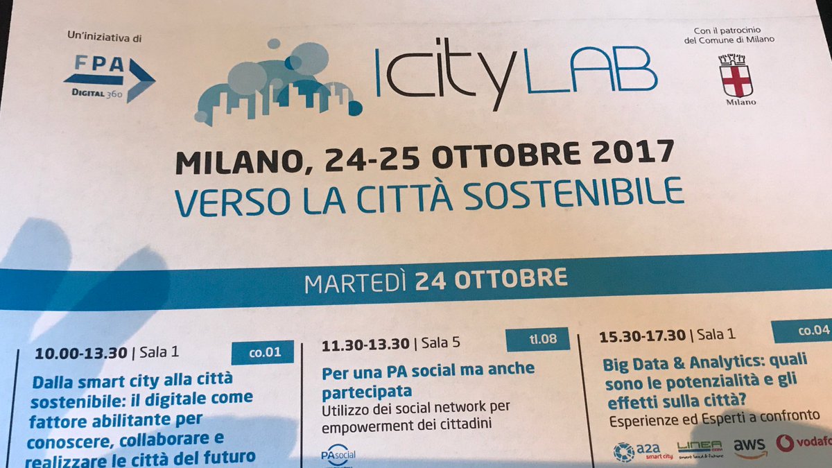 nina_santisi_'s tweet photo. #messina al #icitylab Si lavora perche anche la nostra città sia sostenibile. #innovaZione #sociale e #partecipazione  @me_urbanlab https://t.co/bn03zm40lO