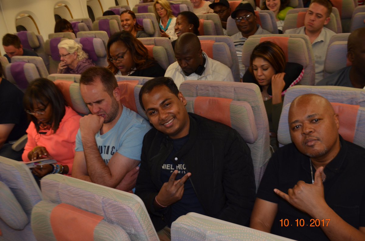 9853463673's tweet photo. #Happyfaces #departing4global @GIBS_SA #GIBSMBAGLOBAL #WestCoastUSA https://t.co/UuZT7s9GZZ