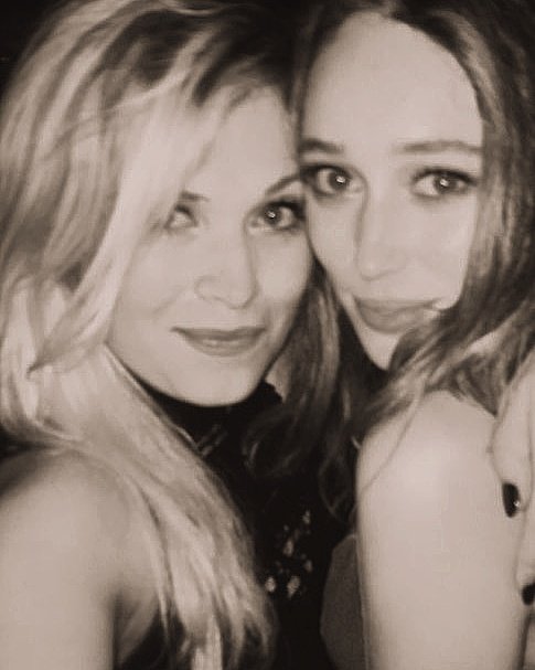 Februarystern's tweet photo. I don't know what trend earlier so I will join 2 to 1.
HAPPY BDAY ELIZA
600 DAYS WITHOUT LEXA
#600DaysWithoutLexa
@MisElizaJane https://t.co/5C2VwusnnC