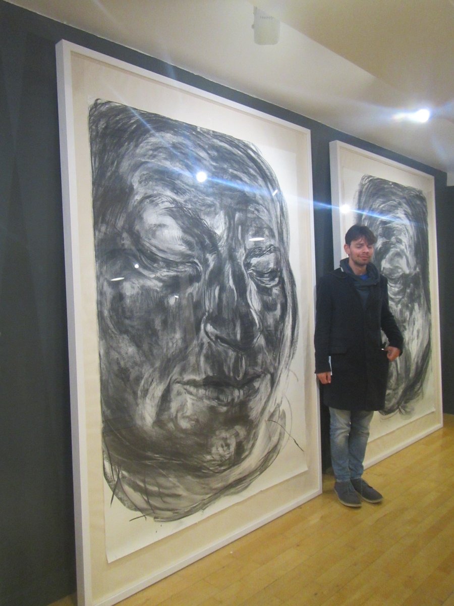 life imitates art with <a href="/ThomasIanPotts/">Thomas Ian Potts</a> <a href="/thecustomshouse/">The Customs House</a> A great show by Anita Taylor #southshields #sunderland2021 <a href="/NorthEastImages/">NorthEastImages</a> #drawing