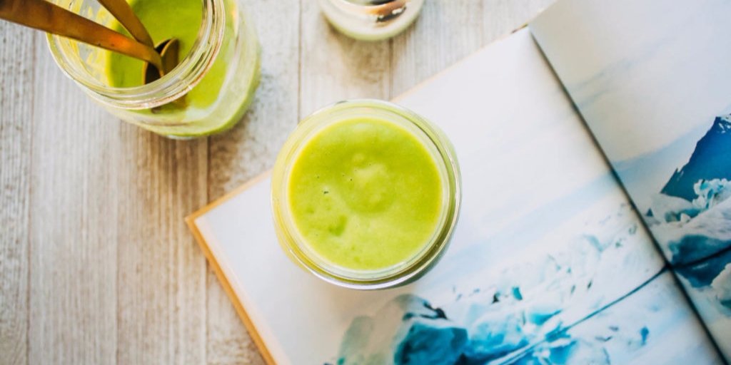 TooshFoods's tweet photo. Feeling bloated or sore in the stomach? Try this Stomach Soother Smoothie to help calm an upset tummy https://t.co/kZUFhtibQX https://t.co/CxUlaXFsZo