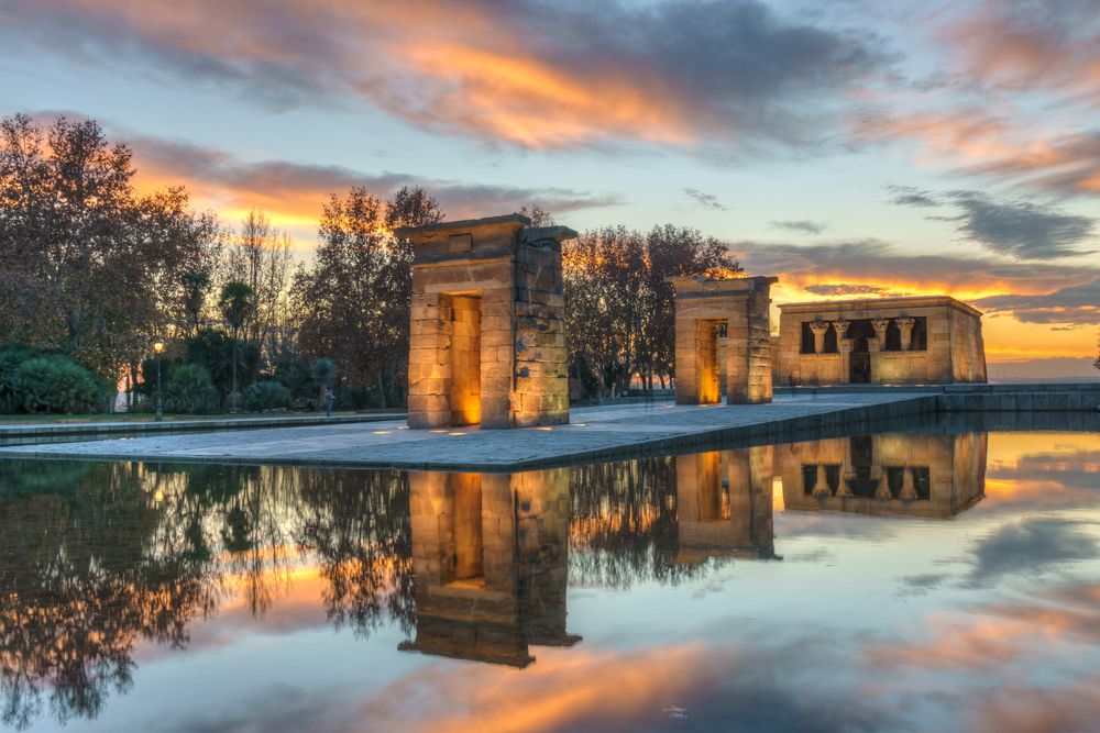 EspanaEnLatam's tweet photo. The only Egyptian temple in #Spain.
You might think we're talking about Egypt, but no, this is #Madrid. 
https://t.co/yGPDgTmvHd
#VisitSpain https://t.co/F21fikLwYT