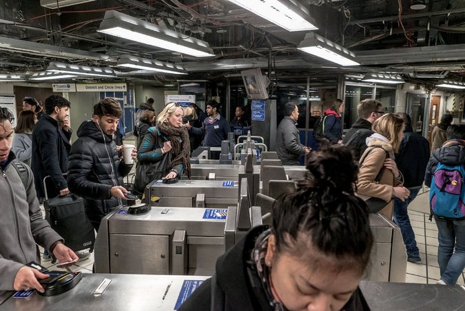 MHPdealmaker's tweet photo. The MetroCard will be phased out by 2023! https://t.co/ePAwrZVJnD https://t.co/pbRgnAIuhE