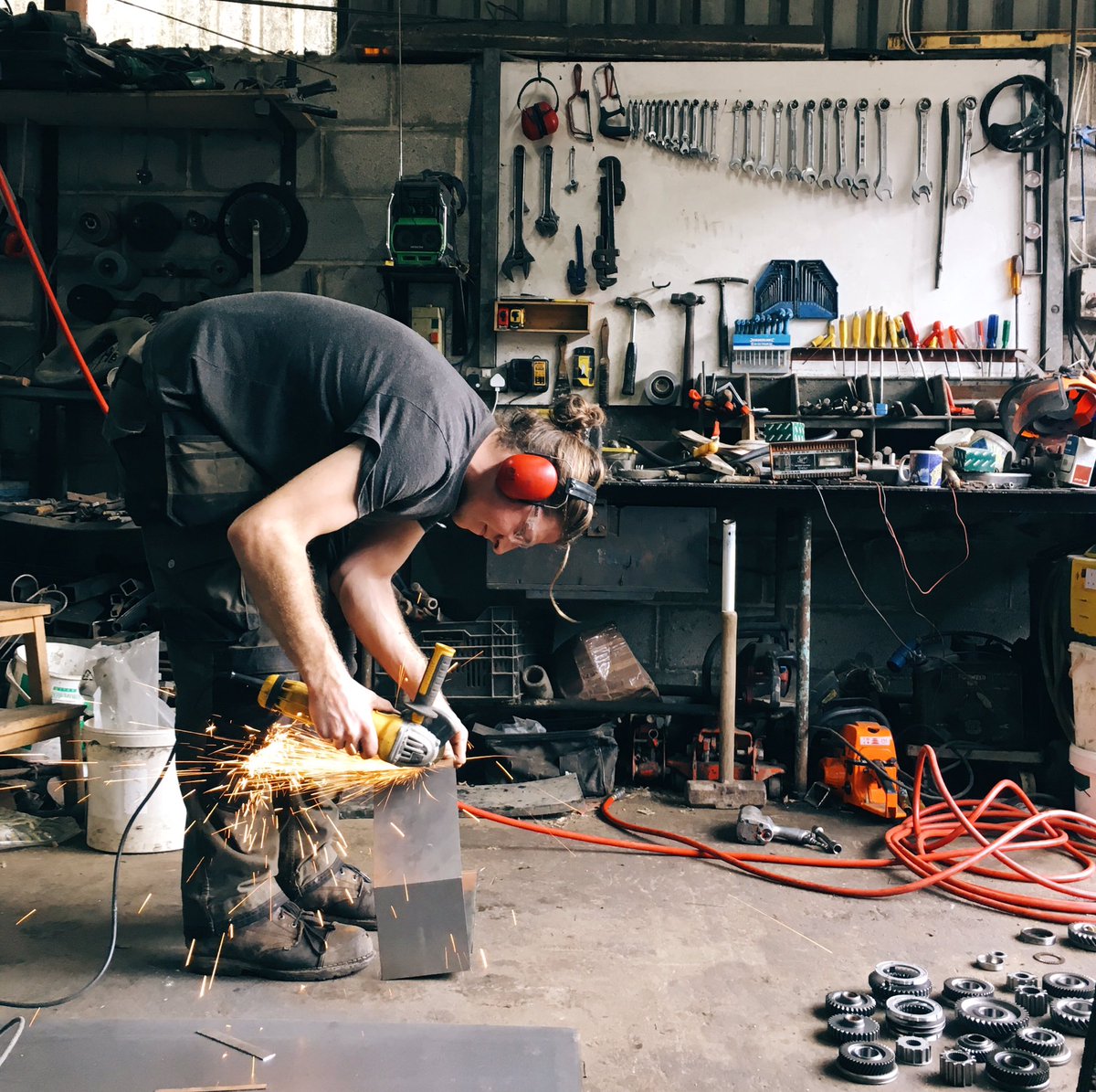 side_byside's tweet photo. Good day spent with @MandDFurniture getting dirty ⚙️⛓🔩🔧 https://t.co/FDWA7gpnex