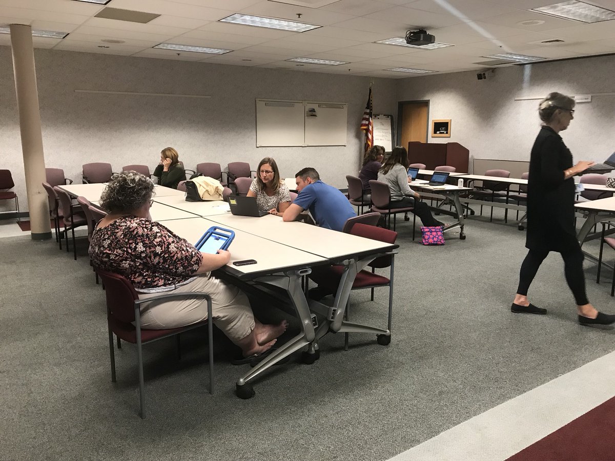 PaulPecorale's tweet photo. @nysut @nysutstro Phone banking going on for #VoteNOConCon Great activism and results. Turn ballot over and vote no on Prop 1 https://t.co/4bd4OR4sD5