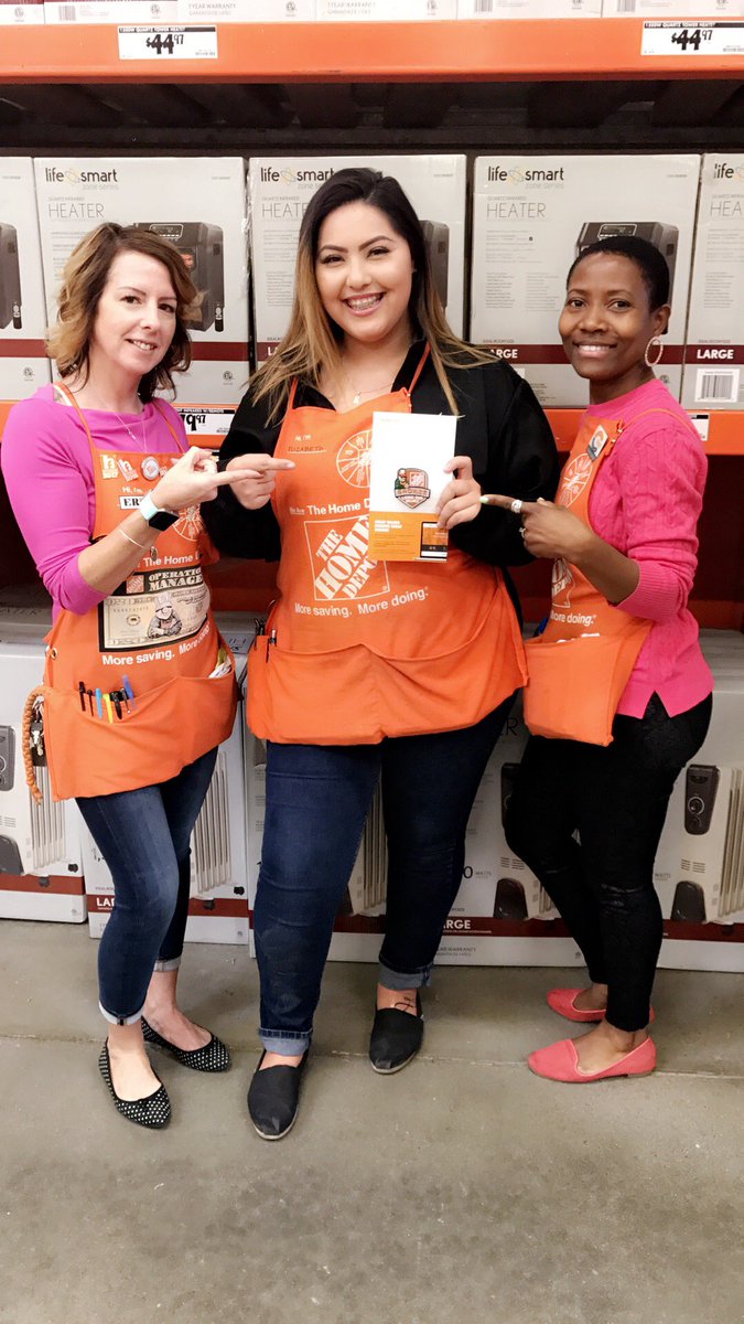 coito0528's tweet photo. Elizabeth at Pro just received her Bronze Milestone Award 🥇 #1003View #PacNorthProud #D20Nation https://t.co/eE5HahAl51