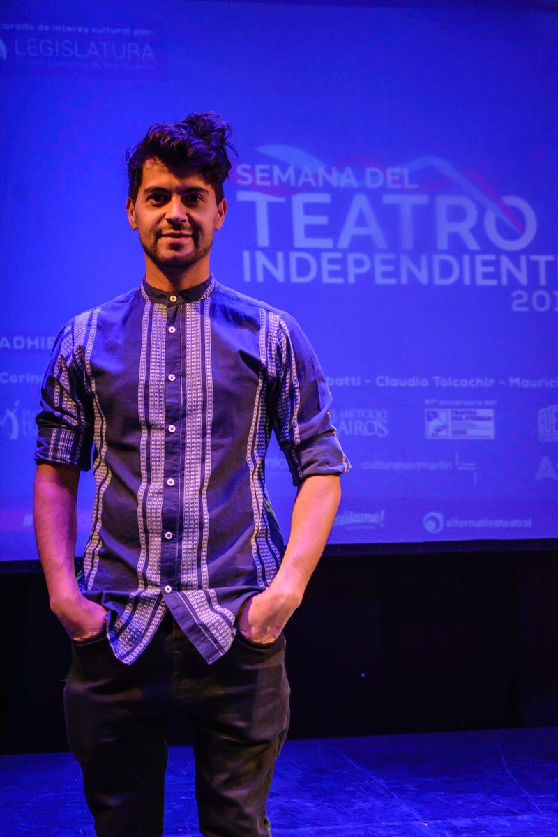 Hartoteatro's tweet photo. Presentación de @CasiHumanosOk en el marco de #STi2017 ! Los esperamos! #BuenMartes https://t.co/MsorkqFmjI