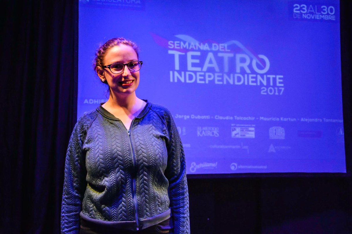 Hartoteatro's tweet photo. Presentación de @CasiHumanosOk en el marco de #STi2017 ! Los esperamos! #BuenMartes https://t.co/MsorkqFmjI
