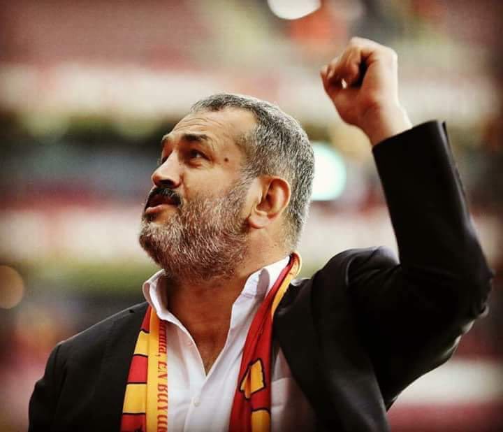 Fetö'nün de ,armaya olan sevdasını görsel şova dönüştüren taraftarlara Fetöcü algısı yaratmaya çalışanların da Allah belasını versin . Seninleyiz ağabey <a href="/SebahattinReis/">Sebahattin Şirin</a>