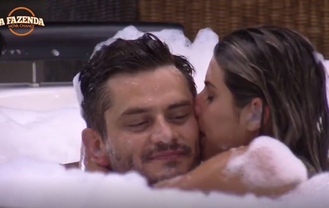 carla_fatima's tweet photo. @RafaellaWaldorf Shipo mais esse daqui #Mircos https://t.co/Z8b8DJzo1H