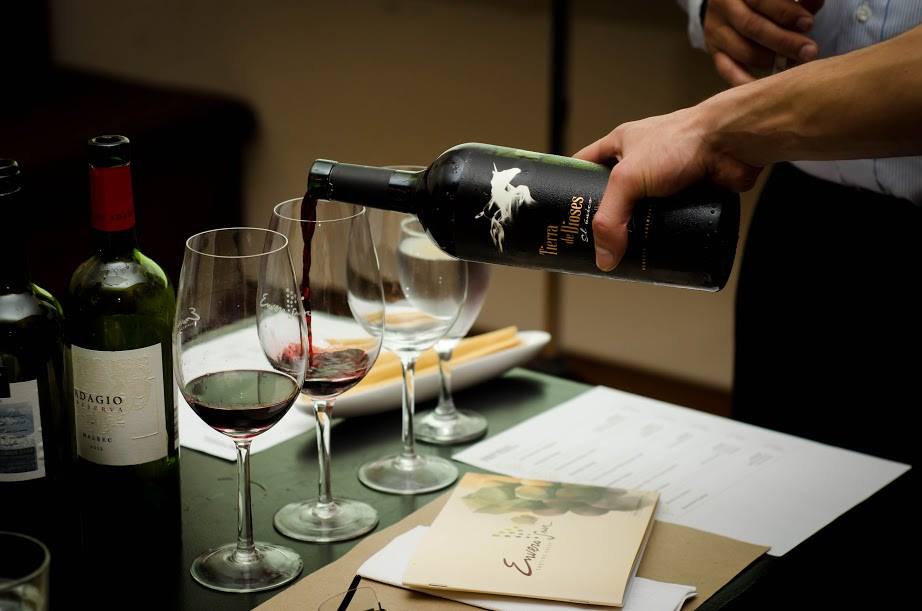 TIERRA DE DIOSES se divide en 3 líneas: BRAVO, MITO Y ÚNICO, todos #MALBEC.
Grandes GRANDÍSIMOS vinos de <a href="/martorellwine/">Pablo Martorell</a>