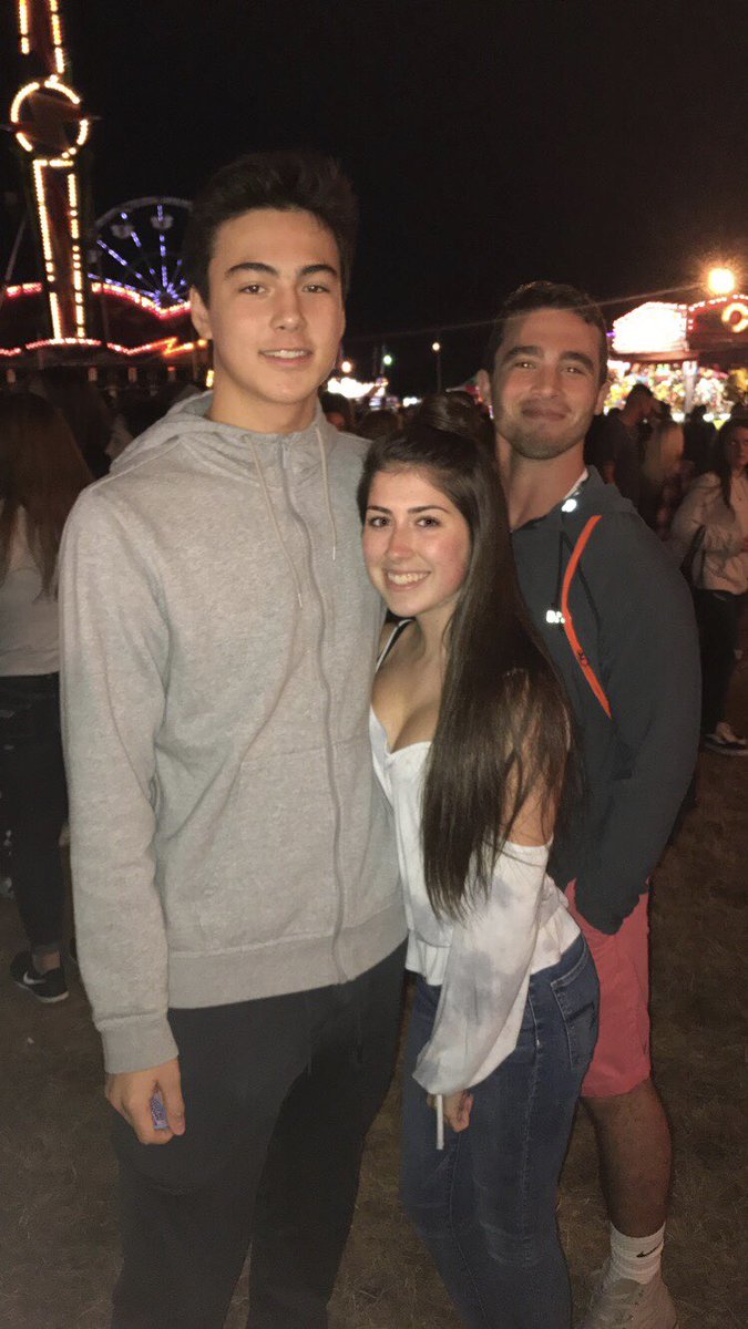 rylieee_xo's tweet photo. happy birthday tom😍🎉 hope you had the best birthday ever <<<3 @tom_anderson35 https://t.co/tloCKvU9fC