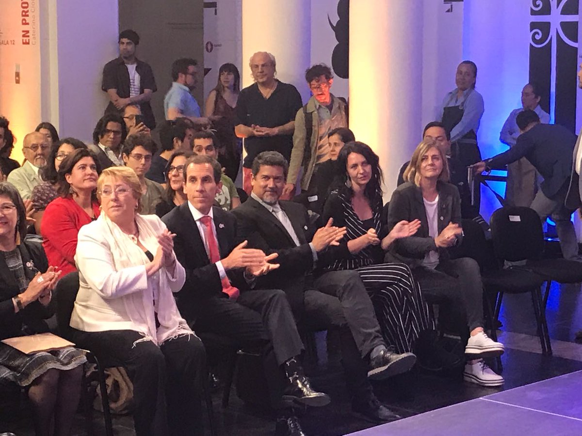 Muni_Stgo's tweet photo. Alcalde @AlessandriFelip asiste a la conmemoración de los 25 años de @balm_artejoven https://t.co/i291W0vJjB