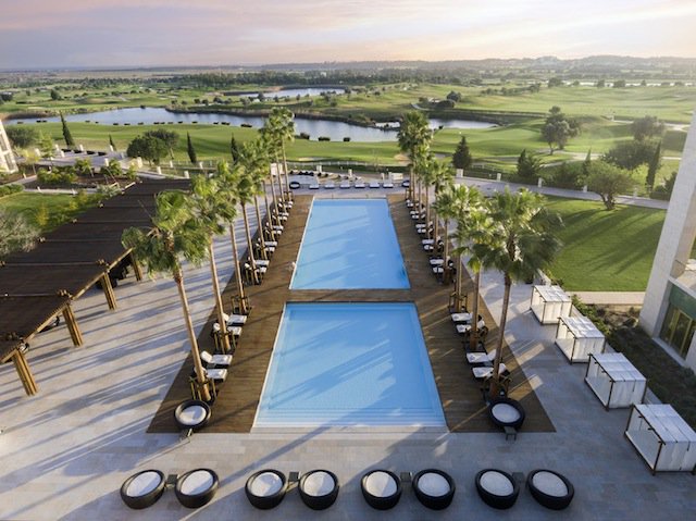GolfingExp's tweet photo. Au cœur de #Vilamoura, découvrez @Anantara_Hotels Vilamoura Algarve 
https://t.co/Eo6EB3PZQT
#golfvilamoura #algarve #agolfingexperience https://t.co/o7OhnV9jr0