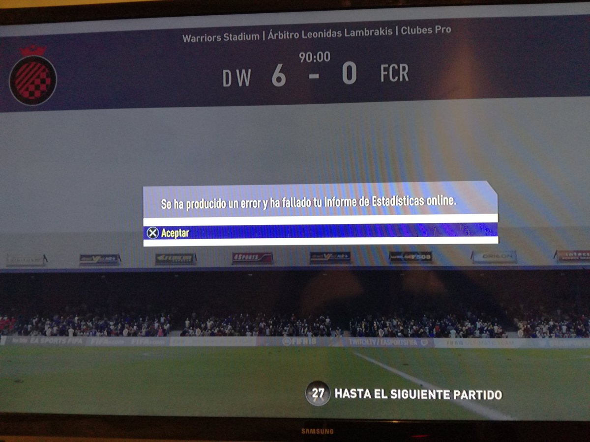 Luquinio16's tweet photo. Esto en cada partido..... Yo creo que ya os estais riendo de nosotros queriendo no? @EASPORTSEsp @EASPORTSFIFA dejar de investigar mejor porque vaya tela... sois unos putos inutiles que no valeis para nada!! #ClubesProExiste24Oct https://t.co/FIhlLgMiIK
