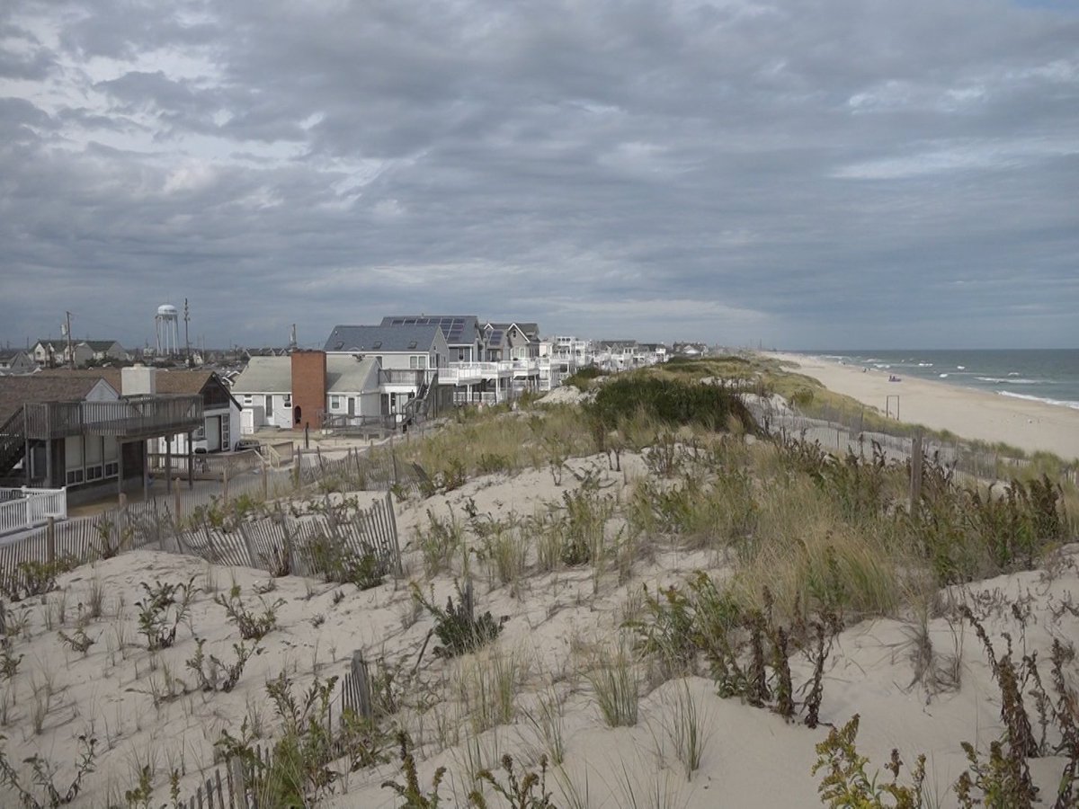 briandonohue's tweet photo. Baffled folks in nabe saved by NJ's tallest dunes say beachfill plan would leave themw/ smaller, weaker dunes. My take 6 pm @News12NJ https://t.co/BFe8FPotnH