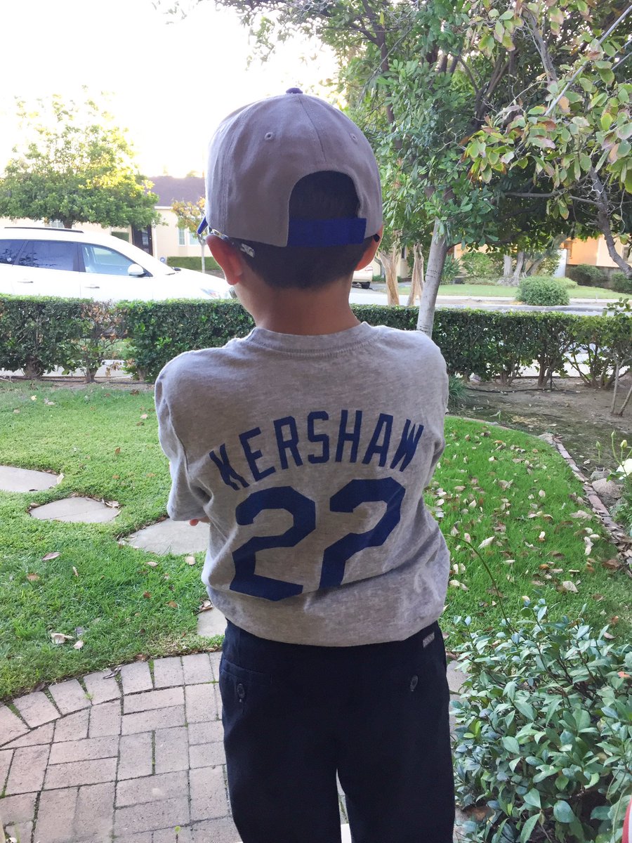 MarcoOnTheWeb's tweet photo. #Dodgers Day at school today. Let's do this! #WorldSeries2017 @Dodgers #supportingourteam #LosAngeles #sportingblue #happykids #smile https://t.co/bToNG1PvhE