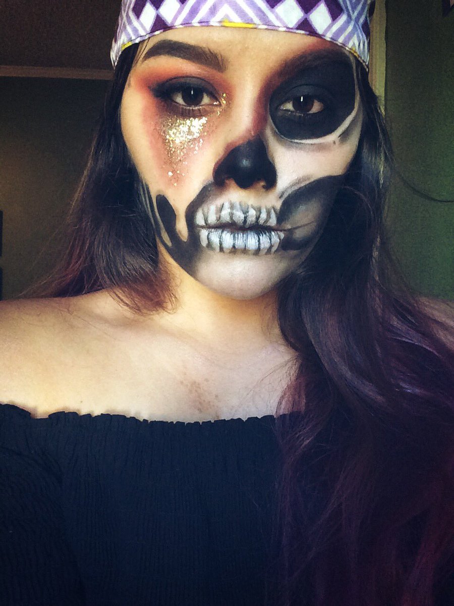 AraaRiveraa_'s tweet photo. Fortune teller/Skull 💀🔮 

Subculture palette🌿@ABHcosmetics 
Take me to Brazil palette🌈 @bhcosmetics https://t.co/yDzmZhCgx0