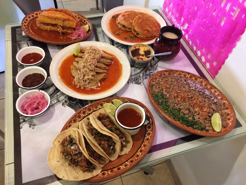 ¿Ya te cansaste de comer lo mismo? Haz tu pedido por <a href="/UberEATS/">Uber Eats</a> .