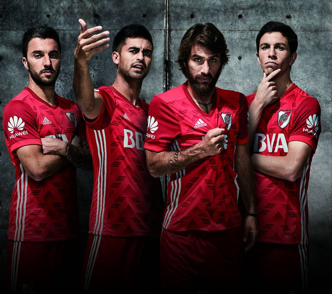 arturo_ret's tweet photo. #CopaLibertadores 
HOY RIVER
#VamosRiver
#NosSeguimosEntreMillos https://t.co/Wpw2eEBXMJ