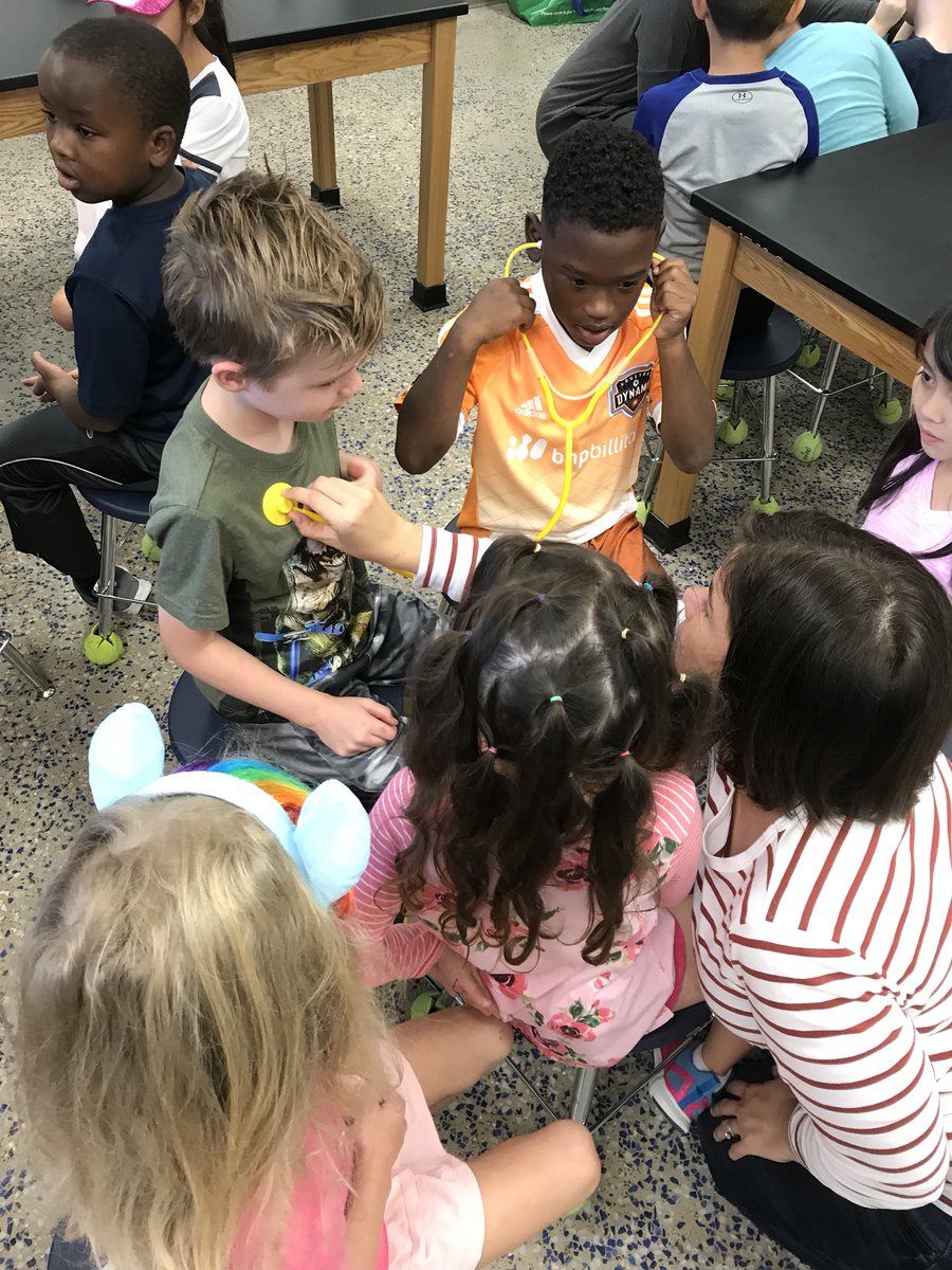 MoffettTeach's tweet photo. During Hands on Science we heard our friends heartbeat. @MeadowWoodSBISD https://t.co/6mbmU2Uq4W