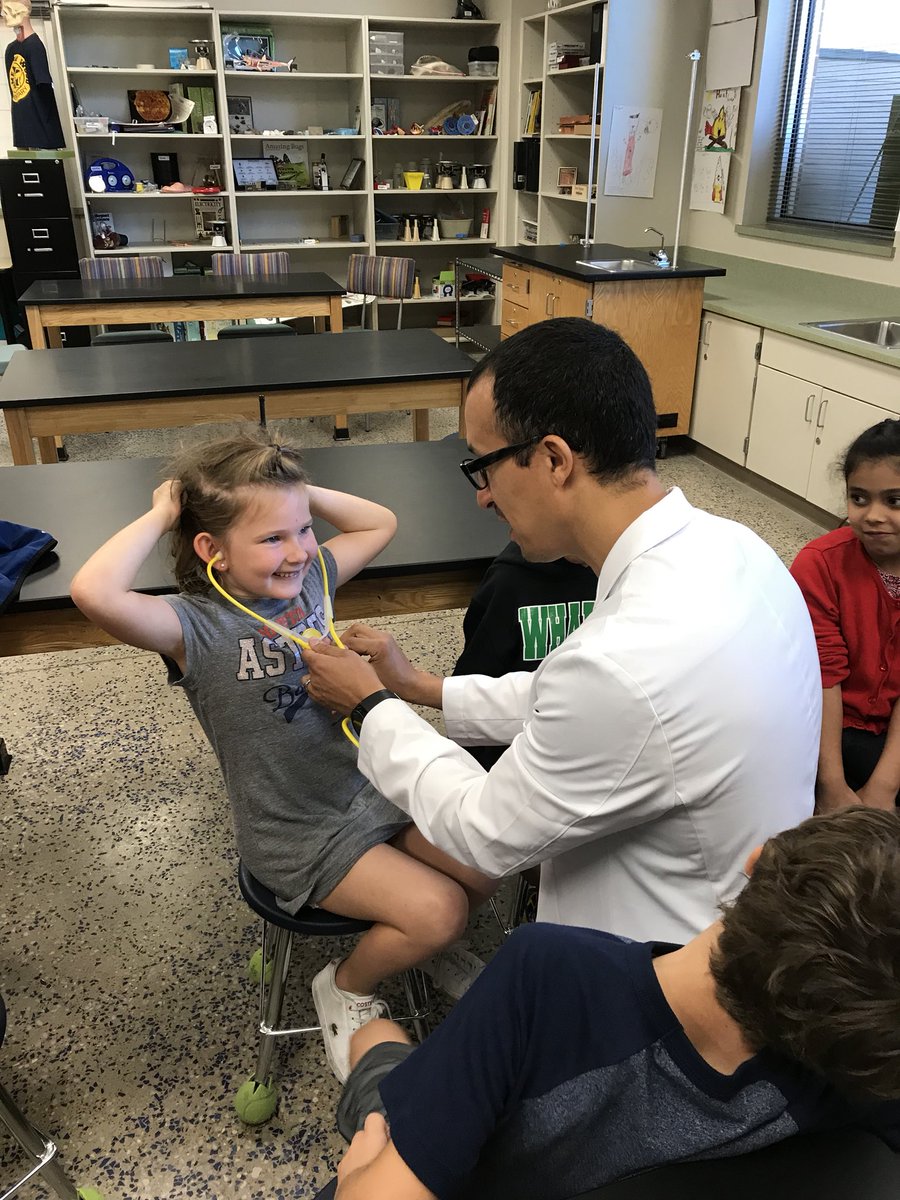 MoffettTeach's tweet photo. During Hands on Science we heard our friends heartbeat. @MeadowWoodSBISD https://t.co/6mbmU2Uq4W