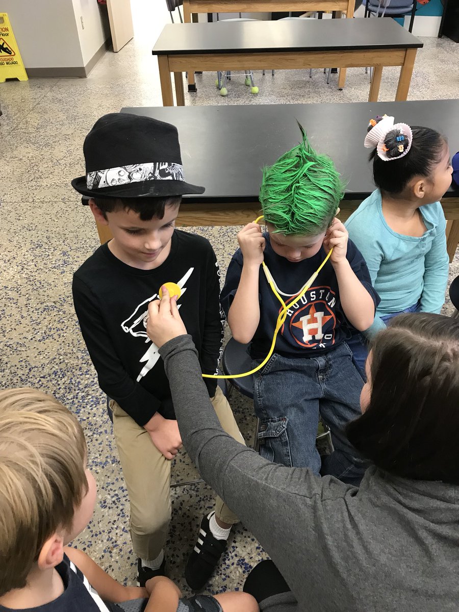 MoffettTeach's tweet photo. During Hands on Science we heard our friends heartbeat. @MeadowWoodSBISD https://t.co/6mbmU2Uq4W
