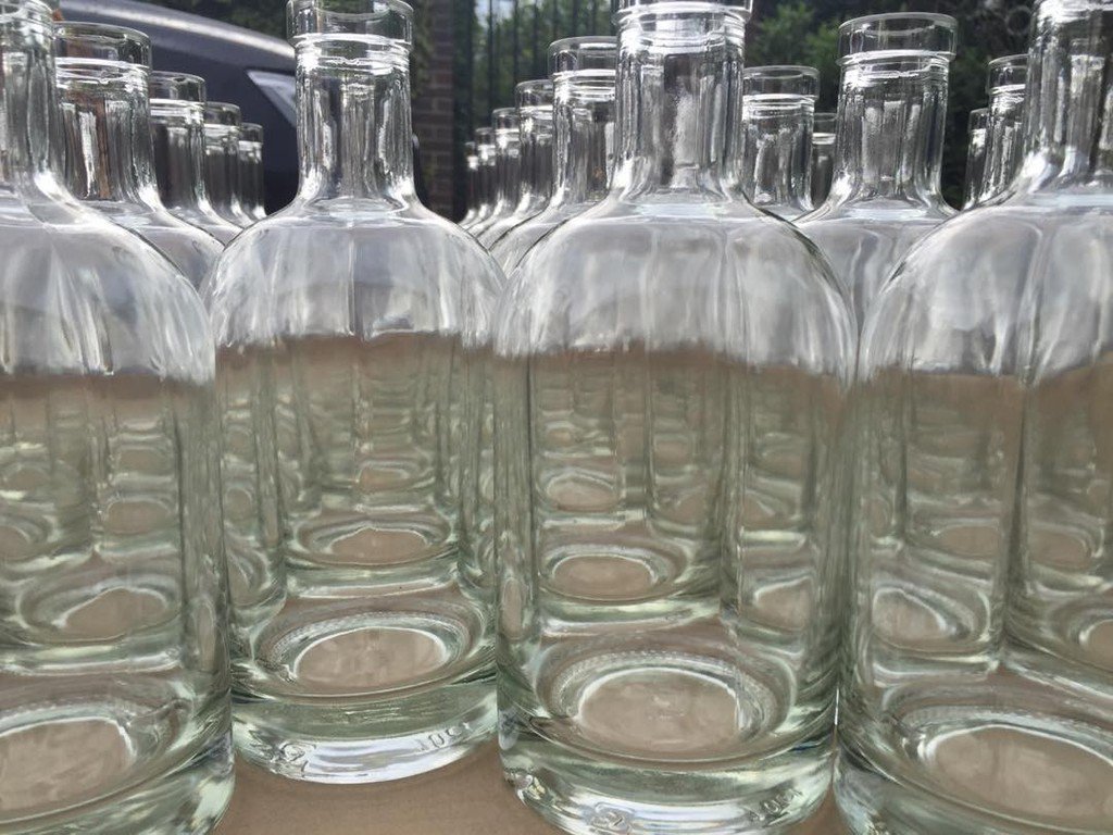 gin_etc's tweet photo. Bottles for days! We have hit the ground running and are pack pack packing those gin kits! #gin #ginandtonic #makeyourowngin #cocktailhour … https://t.co/G144s8YwHH