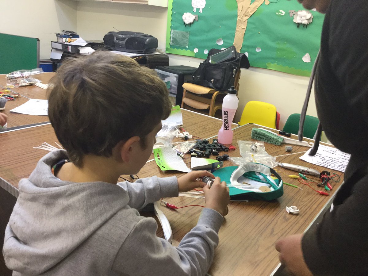 ArtShape's tweet image. Weird science go! STEM holiday club going well, marble runs and brush monsters made, giant games tomorrow #activeimpact#ocwc#stem#