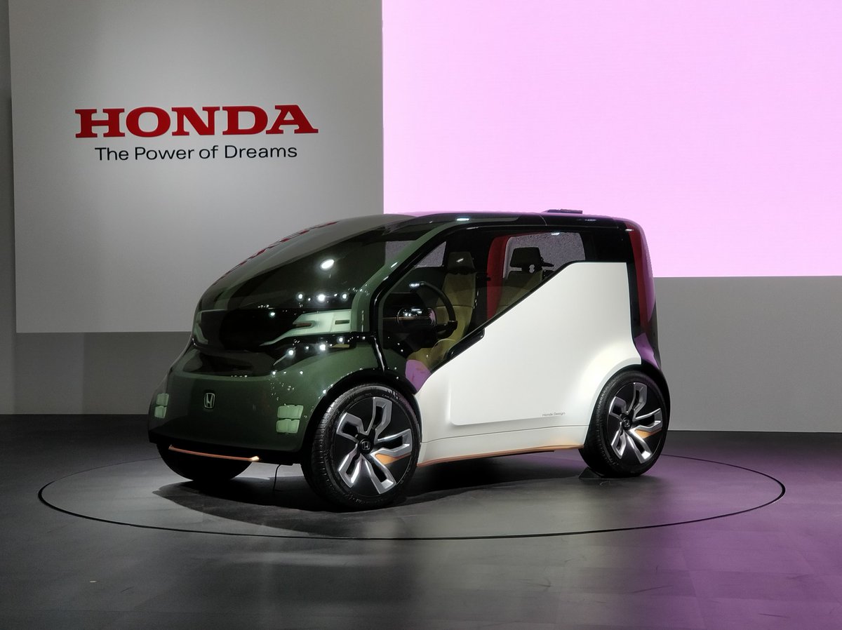 Javeid_Khan's tweet photo. @Honda #NeuV showcased at #TMS2017. It is a EV concept model with AI & Automated Driving Capabilities. #TokyoMotorShow https://t.co/kjkiLQs4S6