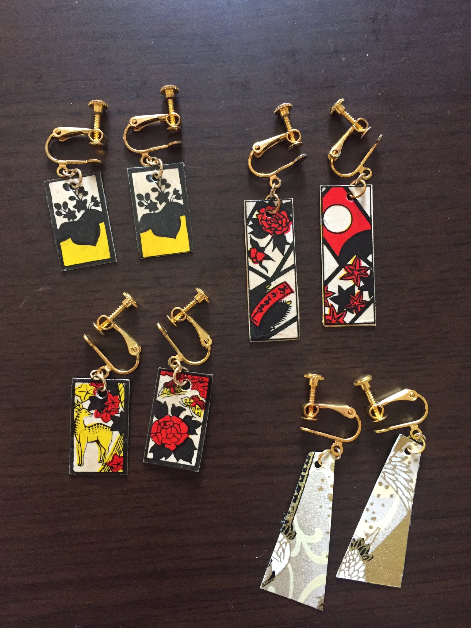 ふくしま ふみな ちょっとずつ増えてく花札と和紙のイヤリング 毎月の楽しみ おっちゃんすぐサービスしてくれるし置いてるアクセサリーちょっと変わってて可愛いし大好き 北野天満宮 市場 和楽 T Co Qhxwvls7l9 Twitter ふくしま ふみな ちょっとずつ増えてく花札と和紙のイヤリング 毎月の楽しみ おっちゃんすぐサービスしてくれるし置いてるアクセサリーちょっと変わってて可愛いし大好き 北野天満宮 市場 和楽 T Co Qhxwvls7l9 Twitter