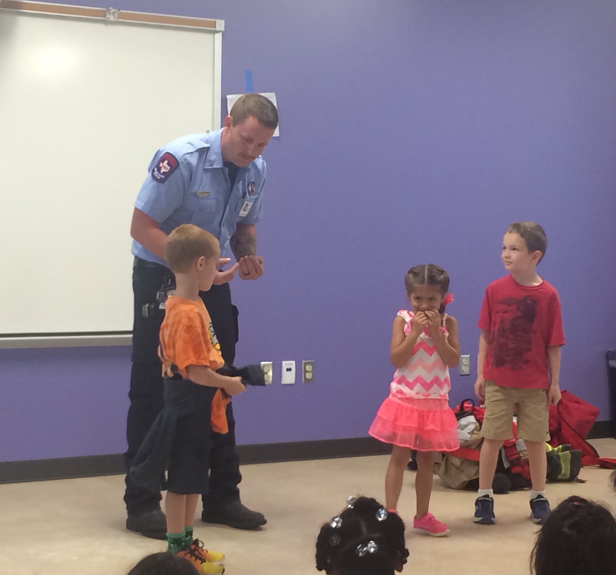 mrscardenas1's tweet photo. Practicing how to stop drop & roll! @DLE_Lions #FirePreventionWeek2017 https://t.co/sWwwXoXaCe