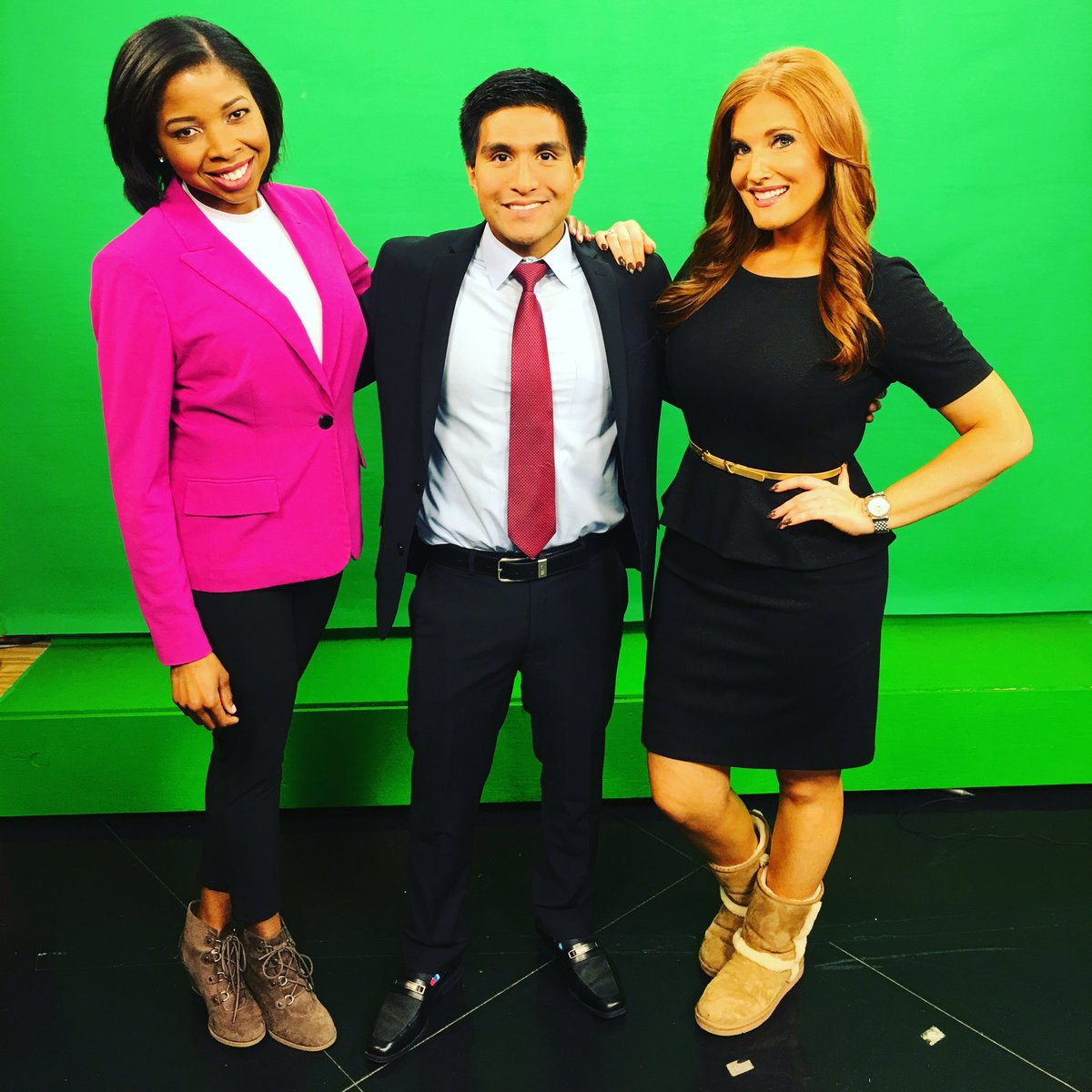 MegWJZ's tweet image. Love working w/ these night shifters. Most impressed they don&apos;t downgrade their footwear at 11! #ThatsCommitment #ImNotThatStrong