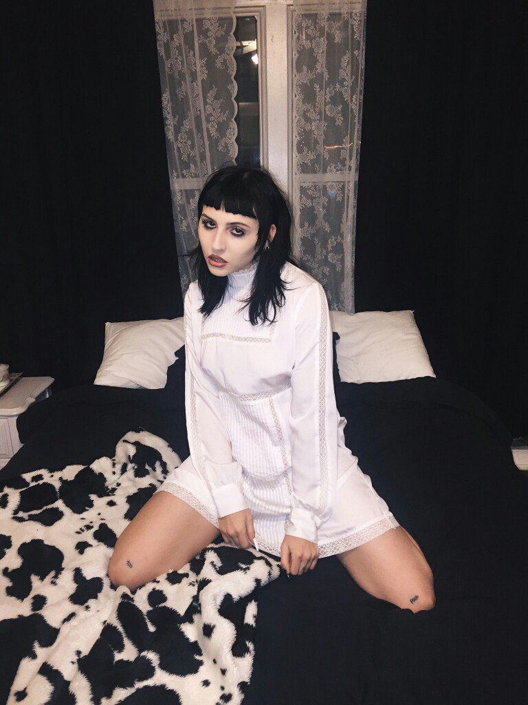 DcllyBcbyGoth's tweet photo. wuss good lil hoes? im Jennie call me your satan mom and lil jen im new to rp shit rt for this gothic mom https://t.co/QZGv0oZtQf