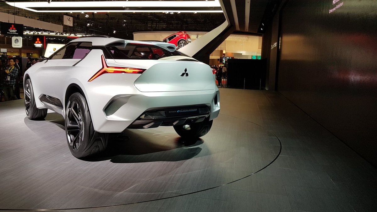 AutosMemoLira's tweet photo. Más fotos de e - Evolution Concept de #Mitsubishi en #TokyoMotorShow Luce sensacional! #eEvolutionConcept #SUV #Tokyo https://t.co/HUH5xa8Vf9