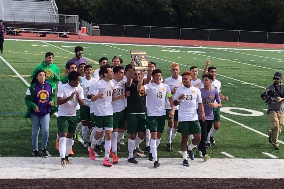 mancera1128's tweet photo. Couldn’t ask for a better team , this wasn’t just a team but a family my best memories were shared with these guys!I love my brothers!⚽️💚💜 https://t.co/VYgqTt7N6n