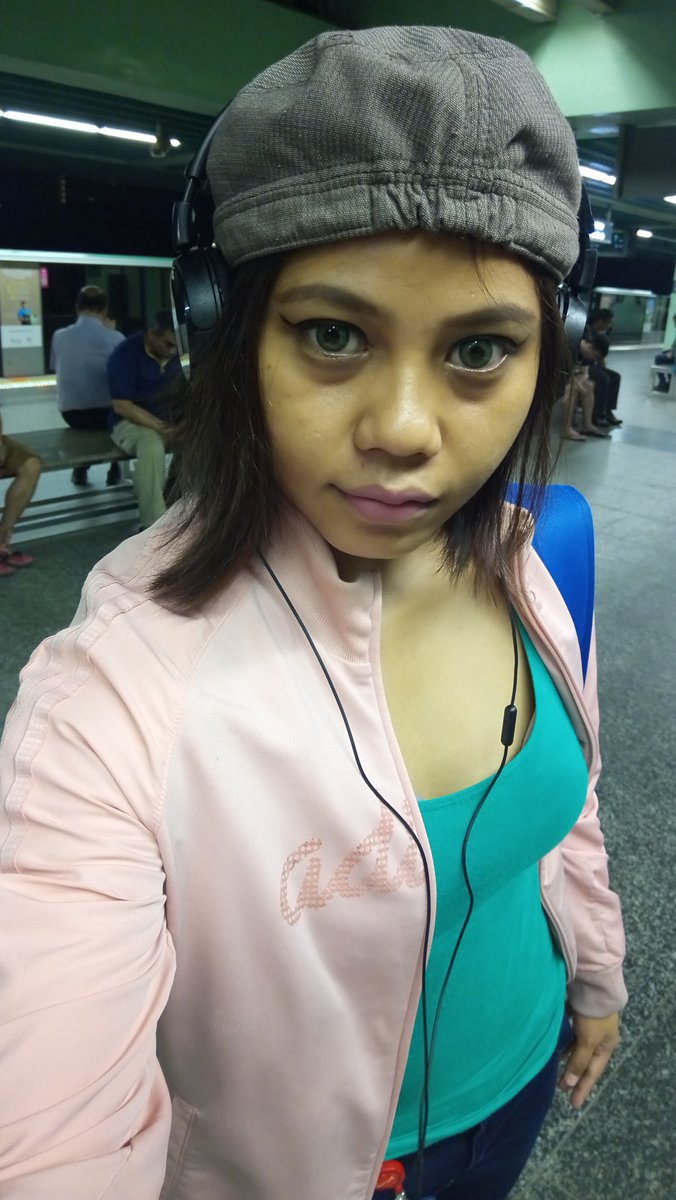 nadihah_ummu's tweet photo. Go nad go dont ever give up to get body goals. Insya allah.
#aimingfor
#bodygoals
#loseweight #bodytone https://t.co/k6GoPhY0gS